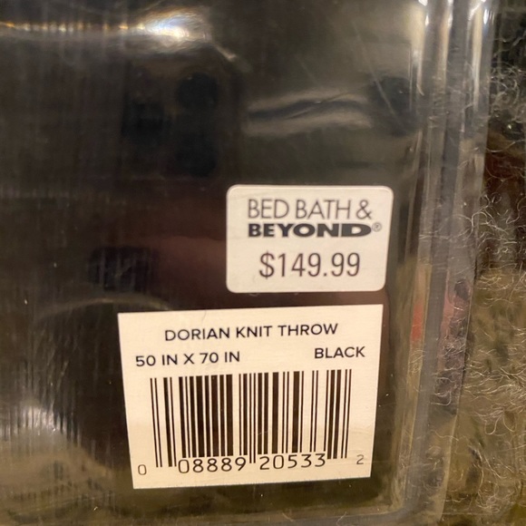 LAST ONE!  UGG Dorian Knit Throw in Black 50x70in - Picture 4 of 7